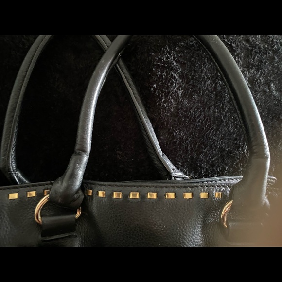 Michael Kors X body~Black Lthr, Studs, Clean. Includes Wristlet~Back to school - Picture 5 of 12